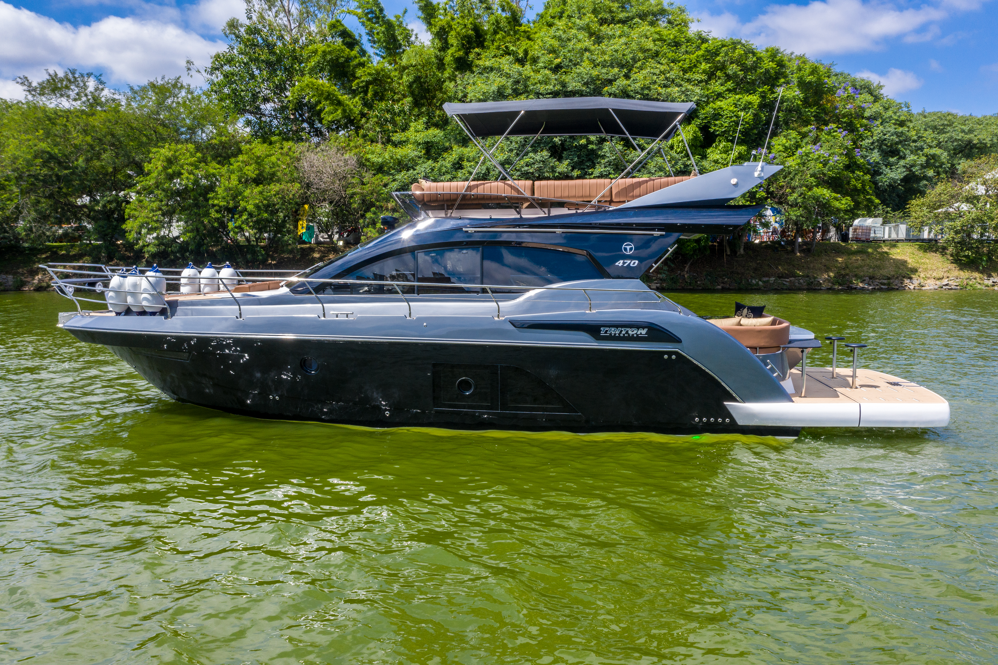 TRITON 470 FLY
