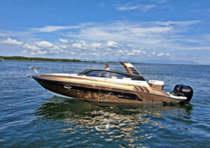 Lancha Triton